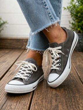 Converse Sneakers Low Top Chuck Taylor All Star Gray Shoes Women's Size 8